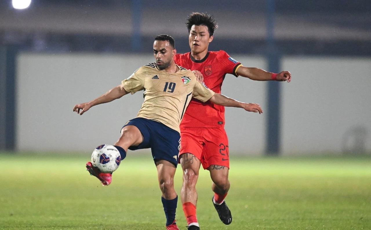 包含热身赛火爆展开，球队士气高涨迎战亚洲盛事的词条